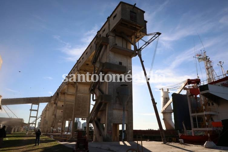 El Puerto de Santa Fe embarcó más en los primeros cinco meses del 2021 que en todo el año pasado