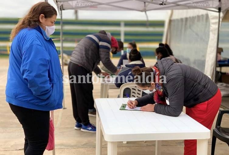 Comenzó la vacunación al personal de los establecimientos educativos municipales