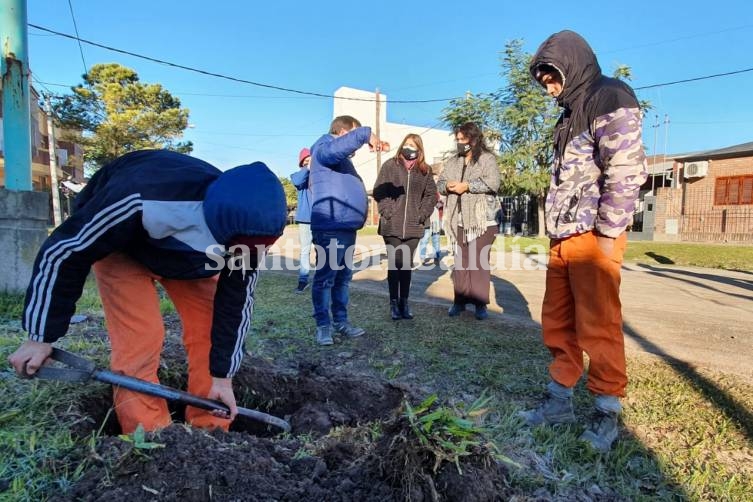 Comenzó la obra que mejorará el servicio de agua potable en barrio Loyola