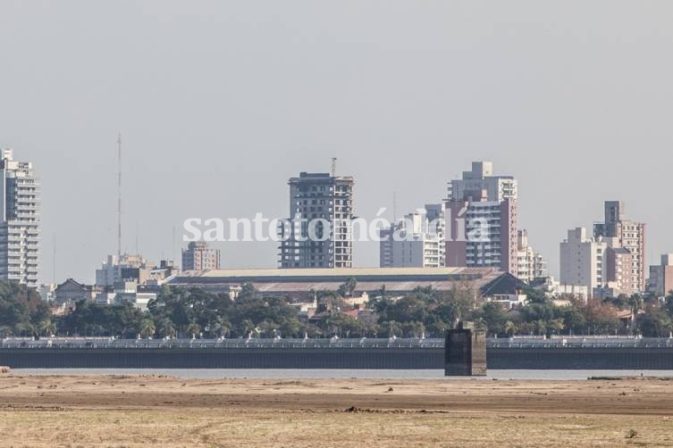 Ante la bajante histórica, advierten que no se puede caminar por el lecho de la Laguna Setúbal