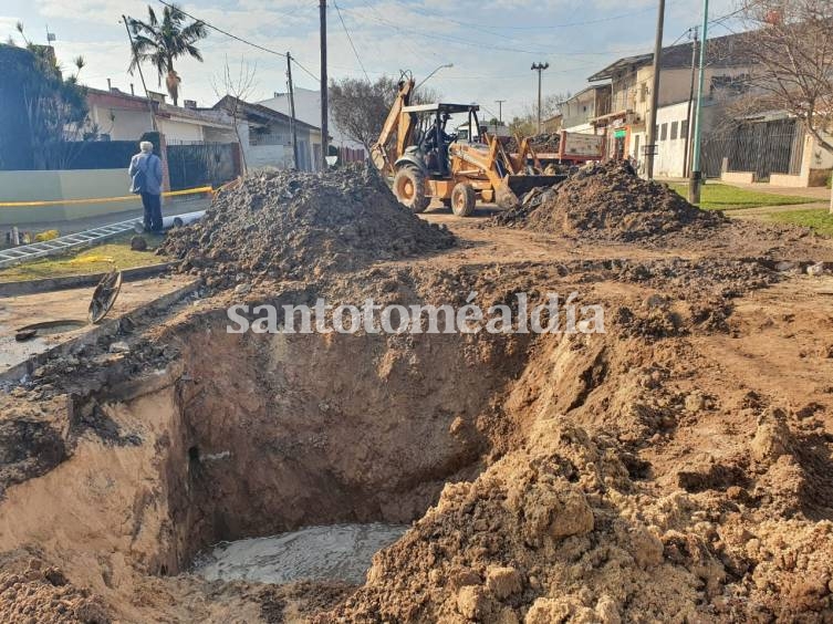 Continúan las obras de reconstrucción de la red de cloacas 