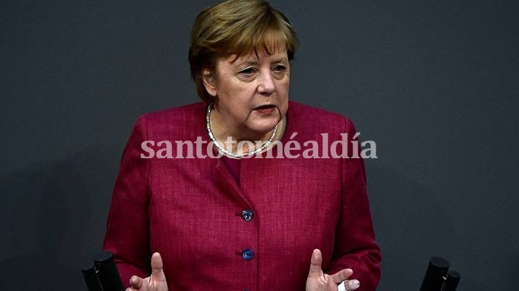 Merkel teme que los socialdemócratas se asocien con la extrema izquierda.