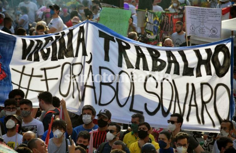 En Sao Paulo, cientos de manifestantes se reunieron por la tarde en la céntrica Avenida Paulista.