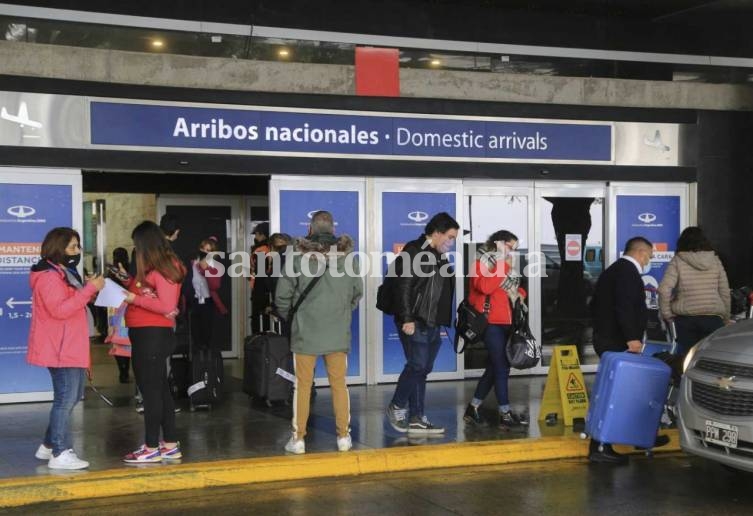 El gobierno mantiene la cuarentena para los argentinos que viajaron al exterior por trabajo