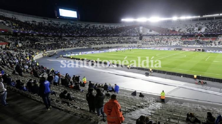 Vuelve el público al fútbol en octubre: se habilitó el regreso de los espectadores con un aforo del 50%