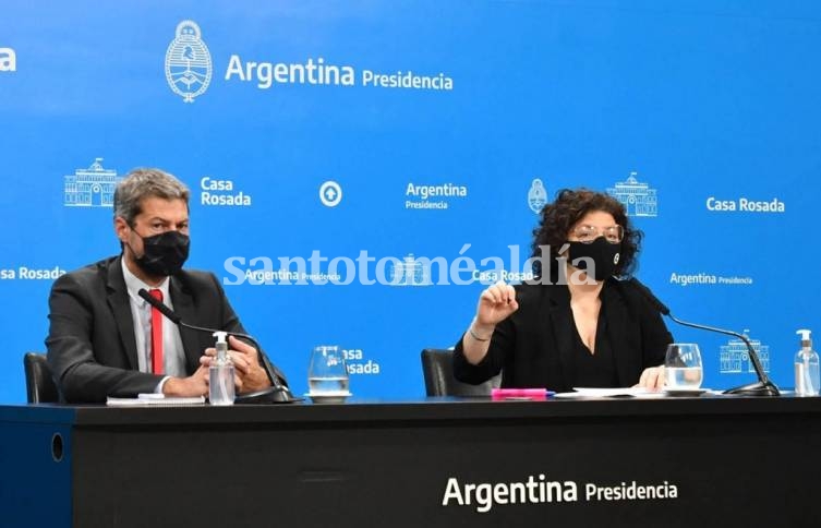 El gobierno anunció tercera dosis para los mayores de 50 años con Sinopharm y vacunas para turistas