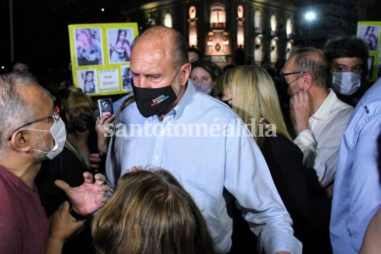 Vecinos de Rosario echaron a Perotti de una marcha contra la inseguridad 