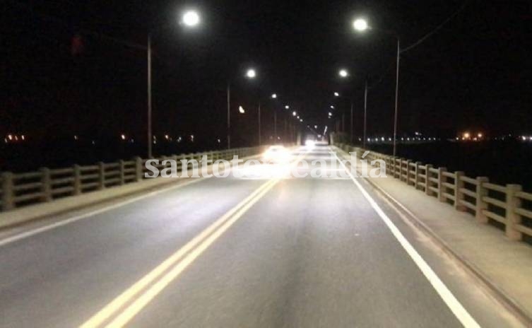 Finalizó el recambio de las luminarias en el puente Carretero