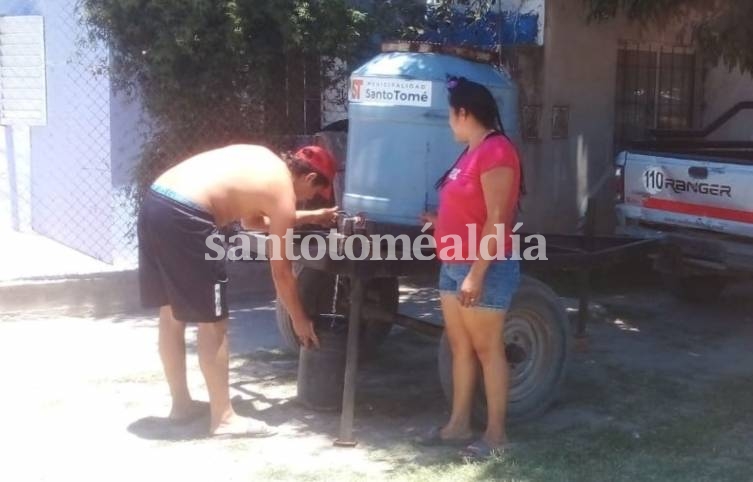 Por los problemas de abastecimiento, la Municipalidad sumó un tanque de agua potable en Las Vegas