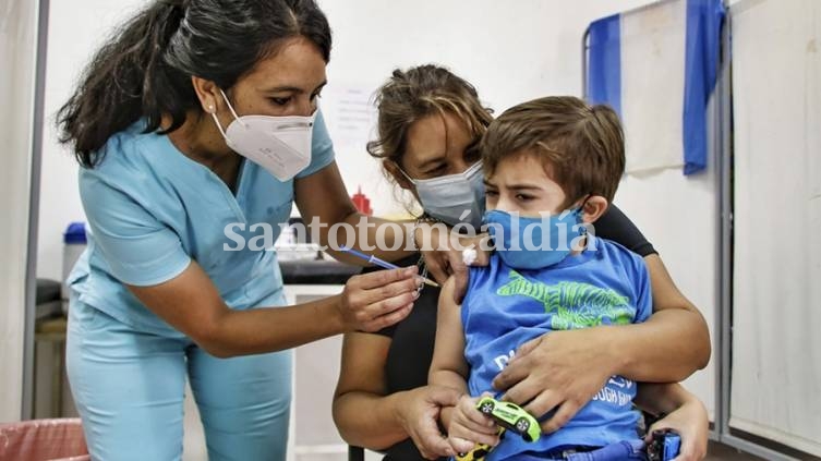 La Sociedad de Pediatría pidió vacunar a los niños para 