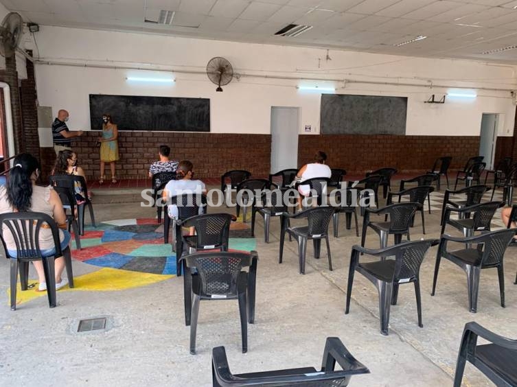 Comenzó a funcionar el nuevo centro de testeos en la Escuela San Martín