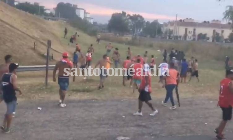 Un hincha de Independiente murió de un balazo en el pecho en medio de una pelea para despejar un piquete en Wilde