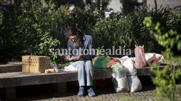 La canasta básica subió 40,5% en 2021 y en diciembre una familia necesitó $76.146 para no ser pobre