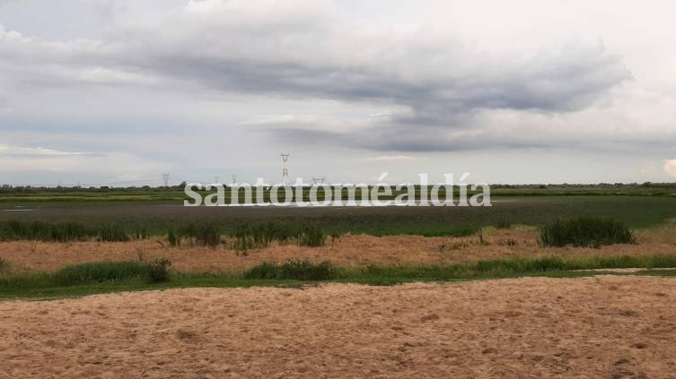 Advierten por la presencia de cianobacterias en la Laguna Juan de Garay