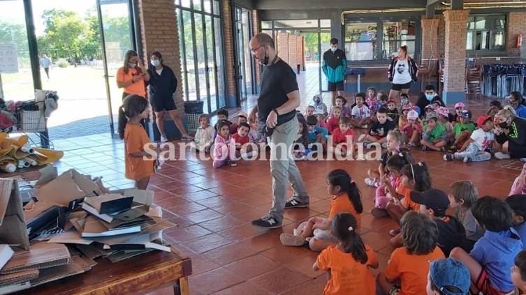 Taller de robótica en la colonia de vacaciones del Predio UNL-ATE