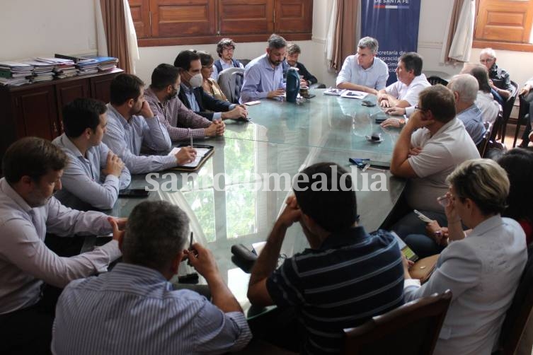 La reunión de la Paritaria Municipal, donde se logró el acuerdo salarial.