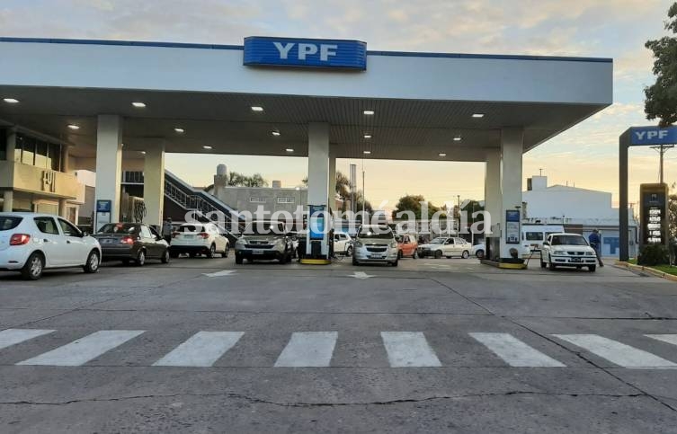 YPF aumentó un 9,5% el precio de los combustibles