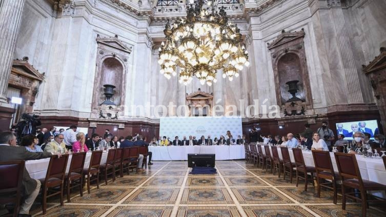 Continúa en el Senado el debate en comisión del proyecto que avala el acuerdo con el FMI