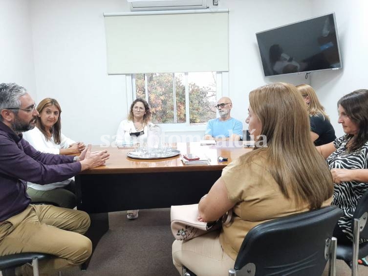 Autoridades municipales recibieron a directivos de escuelas secundarias