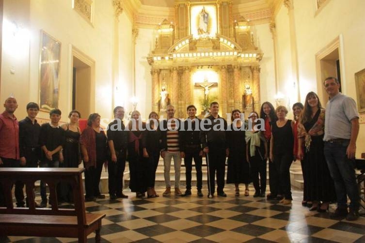 La Agrupación Coral presentó su 