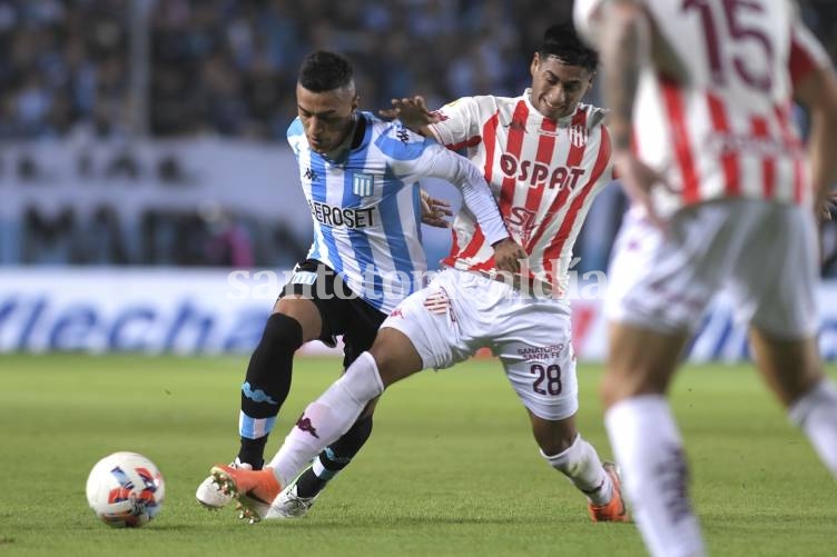 Unión reaccionó tarde y cayó ante Racing