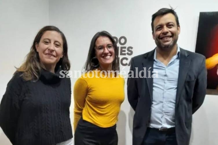 Alvizo acompañó a Antonela González en la inauguración de la serie fotográfica 