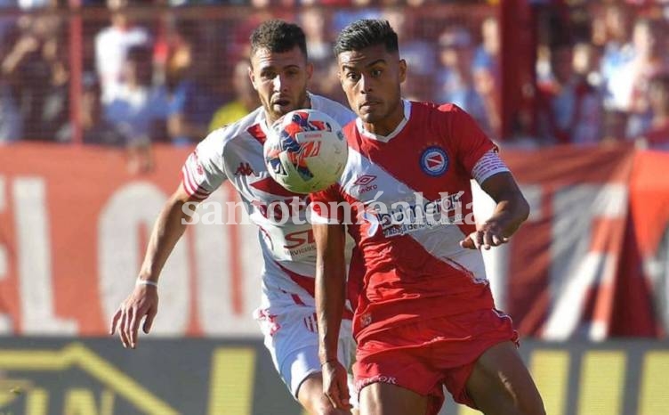 Unión cayó ante Argentinos en La Paternal