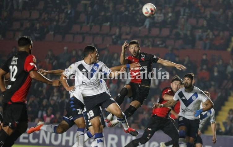 Colón perdió ante Vélez en su despedida de la Copa de la Liga