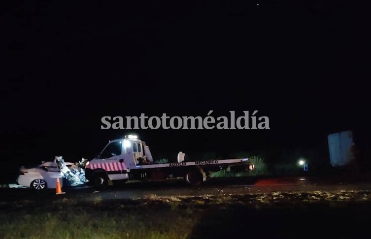 Tres personas murieron tras un fatal accidente en la autopista Santa Fe - Rosario