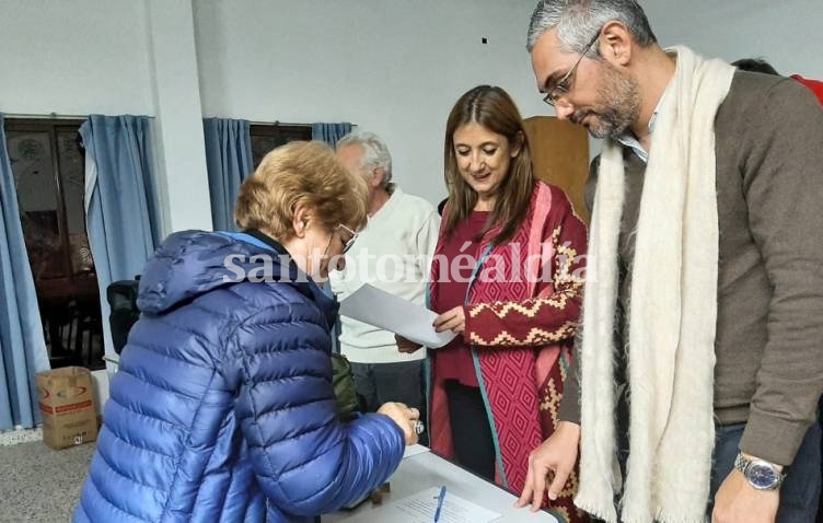 Daniela Qüesta encabezó una nueva entrega del Fondo de Asistencia Educativa