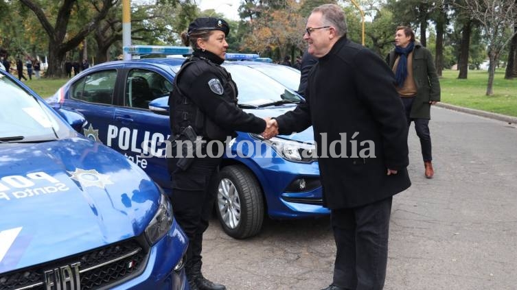 El Ministro de Seguridad otorgó ascensos extraordinarios a cuatro agentes policiales de Santa Tomé