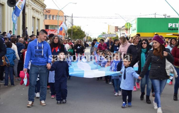 Este año, vuelve el tradicional desfile cívico militar por el Día de la Bandera