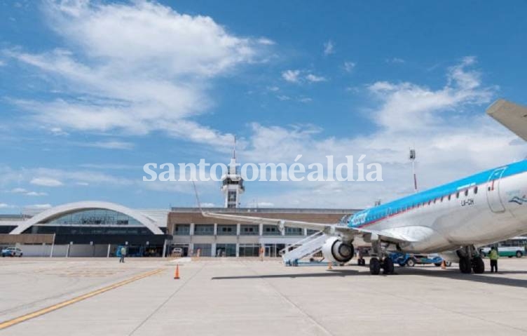 Desde el socialismo insisten en convertir al aeropuerto de Rosario en Sociedad del Estado