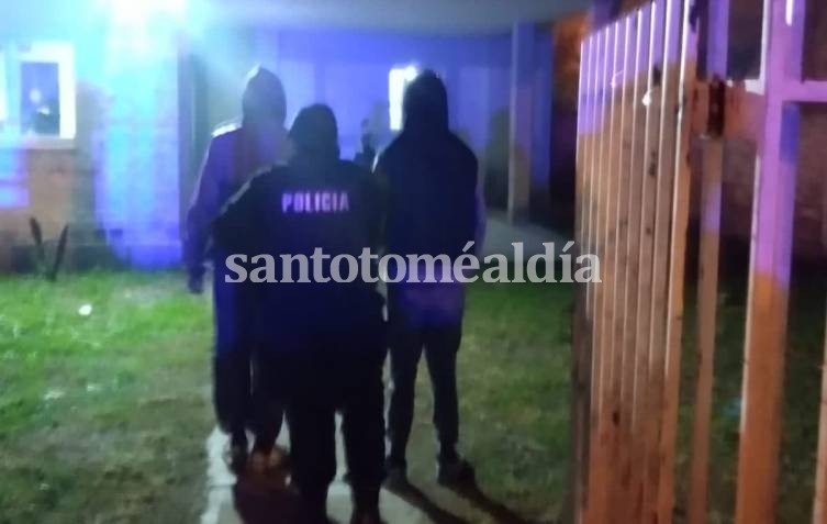 Dos detenidos por intentar sustraer un poste de luz