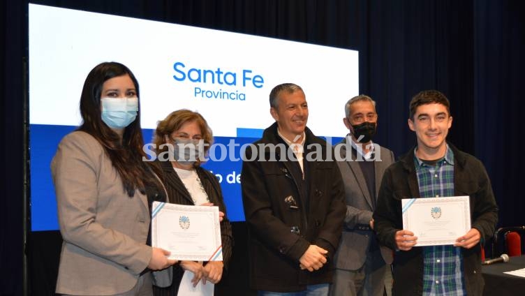 La provincia titularizó a 1.576 agentes sanitarios