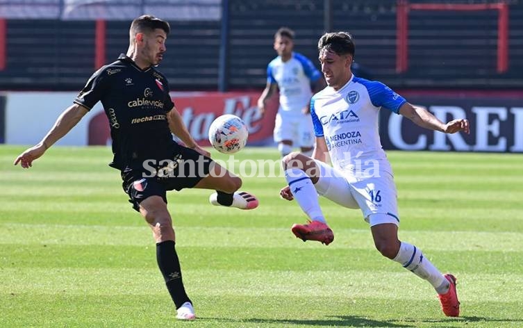 Con un equipo alternativo, Colón visita a Godoy Cruz