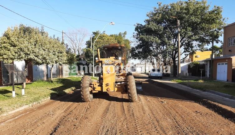 El Municipio trabaja en el mejorado de calles en jurisdicción de la Vecinal Loyola