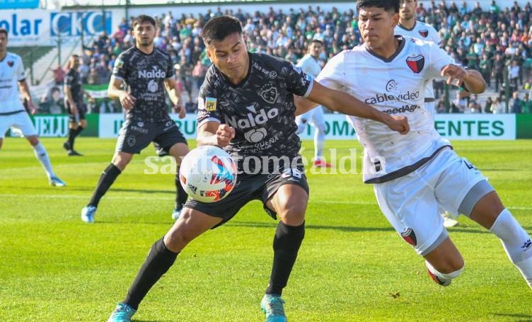 Colón logró un gran triunfo ante Sarmiento