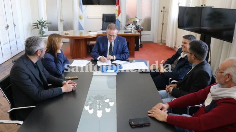 El Municipio firmó el convenio con la Provincia para que la policía pueda retener motos en infracción