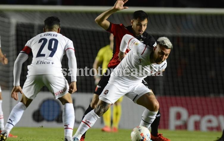 Colón jugó mal y fue goleado por Independiente