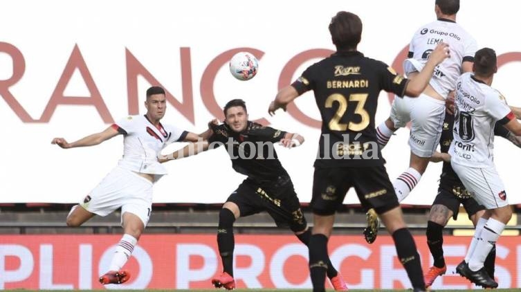 Colón buscará volver al triunfo ante Newell's 