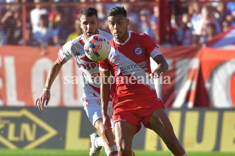 Unión busca ante Argentinos otro triunfo para seguir prendido arriba