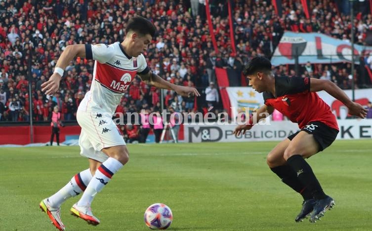 Con un doblete del Pulga Rodríguez, Colón le ganó a Tigre