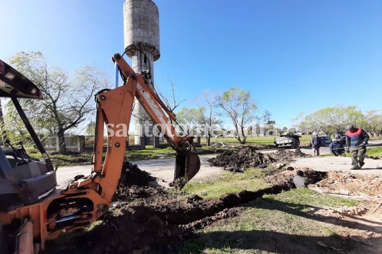 La obra de ampliación de la red de agua potable llegó a Adelina Centro y Adelina Oeste