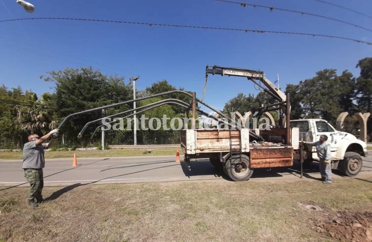 Instalan nueva iluminación led en la colectora de barrio “La Tatenguita”