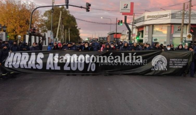 Otro fabricante de neumáticos debió frenar su producción