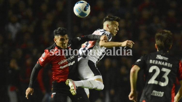 Colón y Talleres se miden en el Kempes