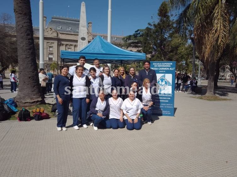 Clemente, junto a la Escuela Superior de Enfermería en el Día Mundial del Corazón