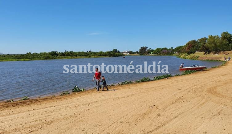 Detectaron un total de 30 agrotóxicos y metales pesados en las aguas del río Salado