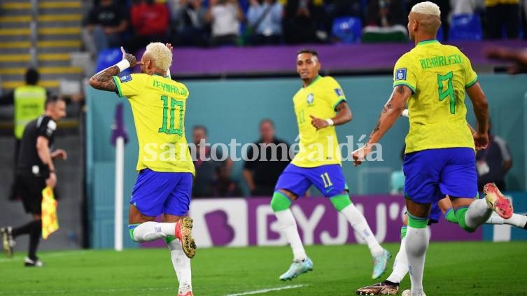 Brasil tuvo un primer tiempo superlativo, goleó a Corea el Sur y se metió en cuartos